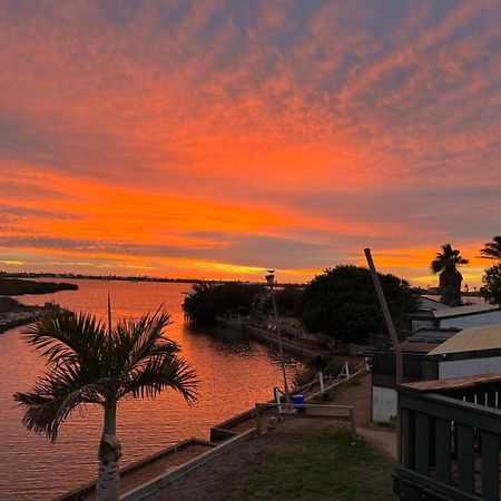 Pelican Point Waterfront Resort Formerly Carnarvon Beach Retreat ภายนอก รูปภาพ