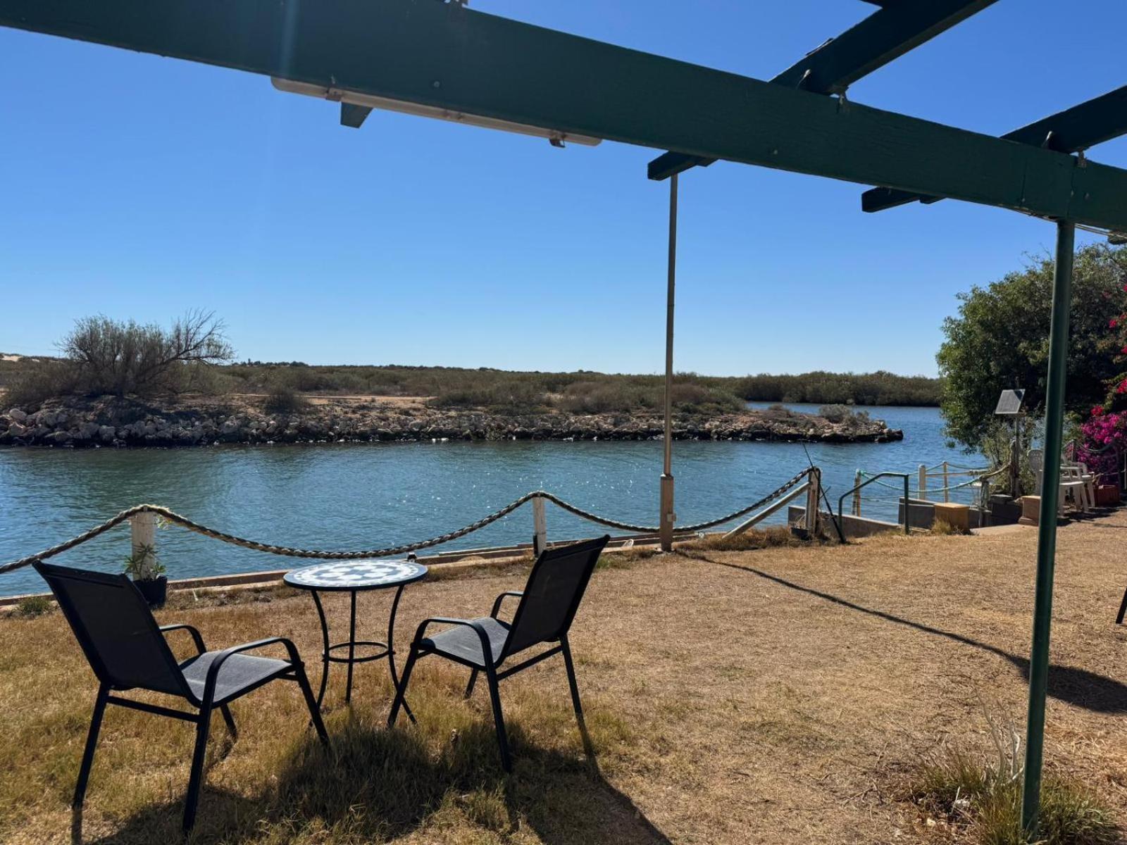 Pelican Point Waterfront Resort Formerly Carnarvon Beach Retreat ภายนอก รูปภาพ